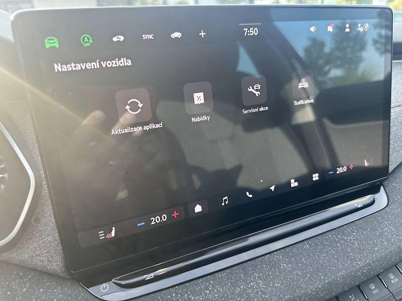 Škoda Octavia Combi Top Selection 2,0 TDI/11 - fotka 14 z 35
