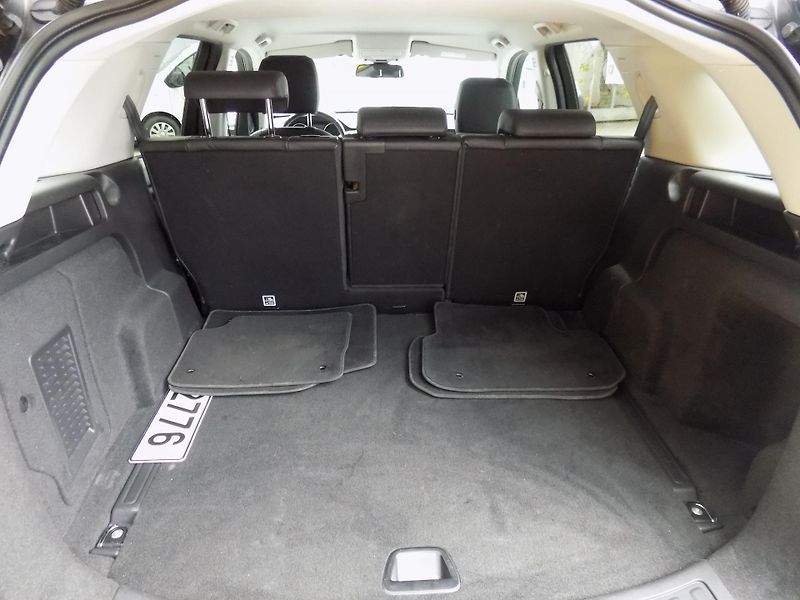 Land Rover Discovery Sport (2018) 2.0 TD4 - fotka 12 z 13