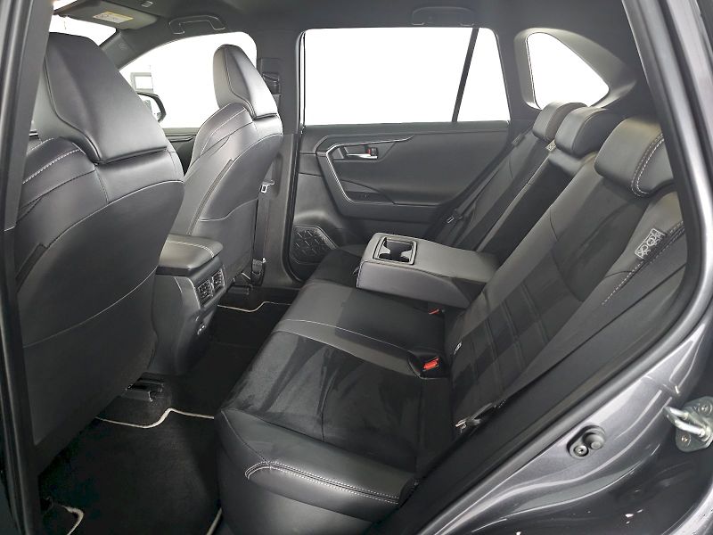 Toyota RAV4 (2025) 2.5HEV 222k 4X4 GR SPORT - fotka 10 z 34