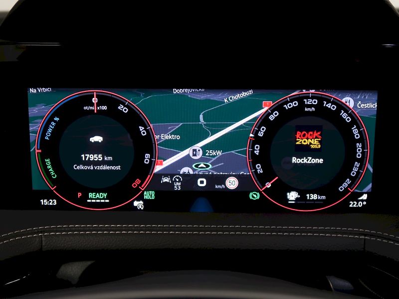 Škoda Superb (2025) iV SPORTLINE 1.5TSI 150KW NAVI - fotka 19 z 47