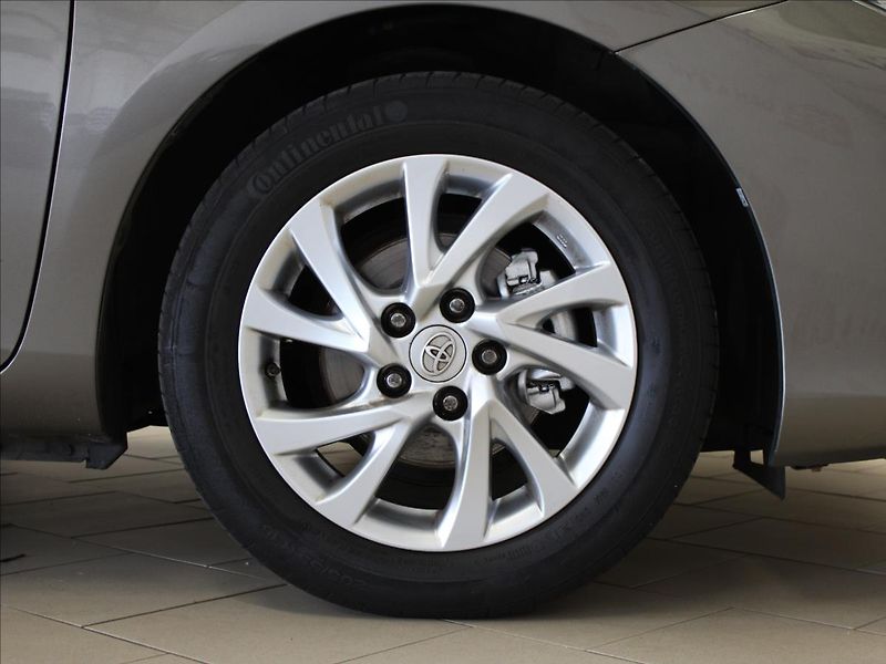 Toyota Auris 1,2 Turbo navi aut. Klima - fotka 30 z 31