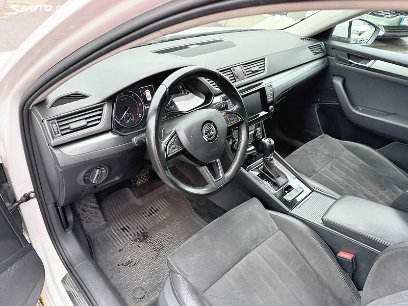 Škoda Superb 2.0 TDI 140kW - fotka 10 z 33