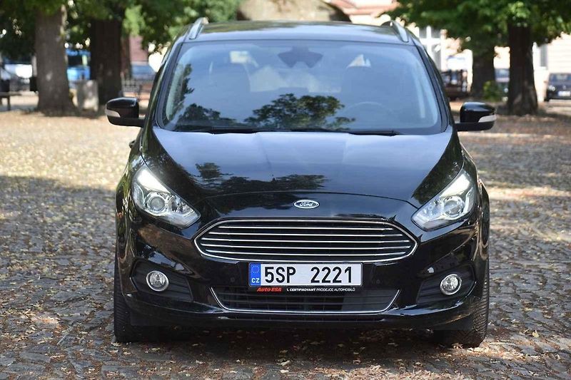 Ford S-Max druhé generace může sloužit větším rodinám ještě hodně dlouho.