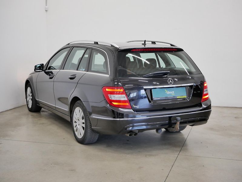 Mercedes-Benz Třídy C - fotka 7 z 29