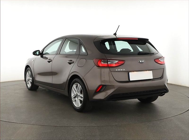 Kia Ceed (2020) 1.4 CVVT, Tempomat - fotka 4 z 16