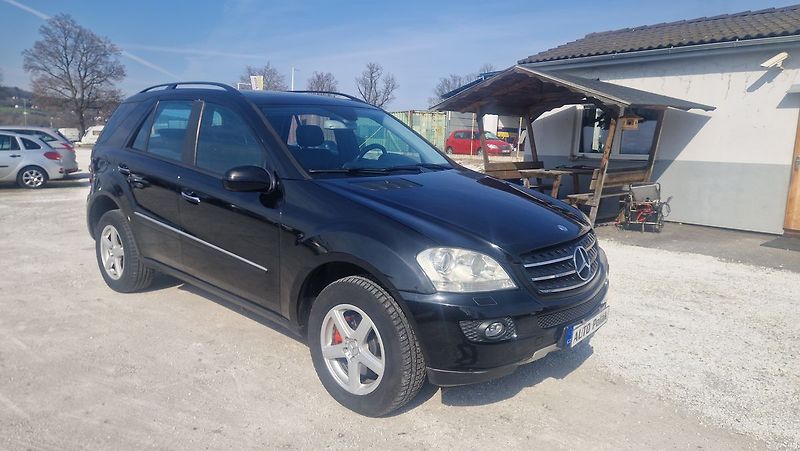 Mercedes-Benz Třídy M 3,0 TDI - fotka 2 z 10