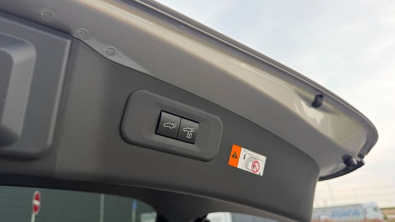 Lexus NX 350h 350H HEV PRESTIGE PLUS TECH - fotka 22 z 24