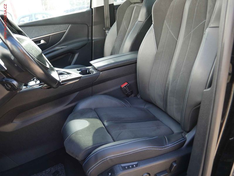 Peugeot 3008 (2019) 2.0 HDi, Crossway, AT, panor - fotka 9 z 18