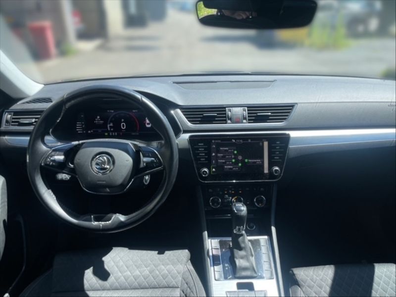 Škoda Superb 2,0 TDI 110 Ambition - fotka 9 z 11