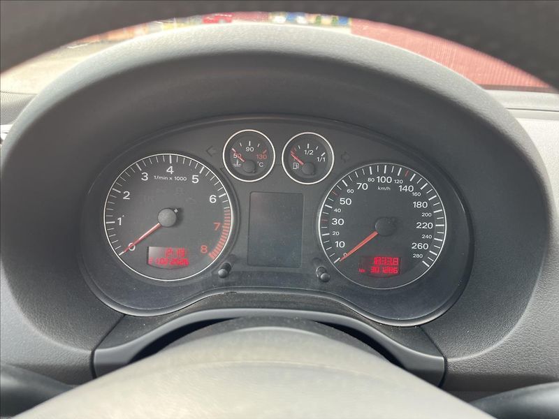 Audi A3 3,2 i V6 184KW 4x4  Sportback - fotka 24 z 45