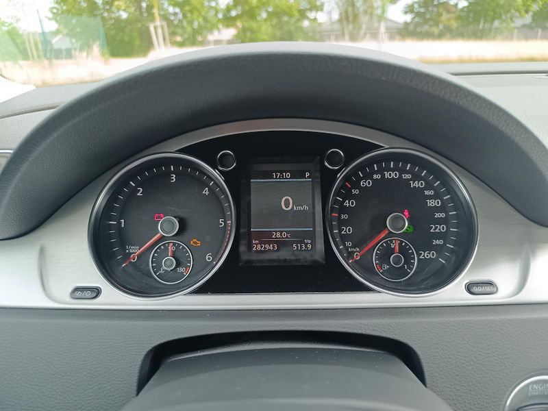 Volkswagen Passat (2013) VW Passat 2.0 TDI 4Motion DSG - fotka 24 z 32