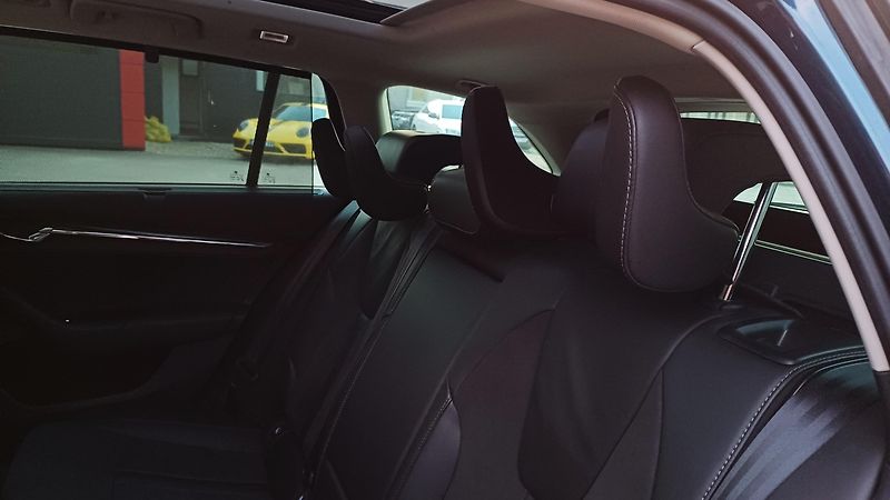 Škoda Octavia SCOUT TSI 4x4-WEBA-PANO-HUD-TZ - fotka 19 z 50