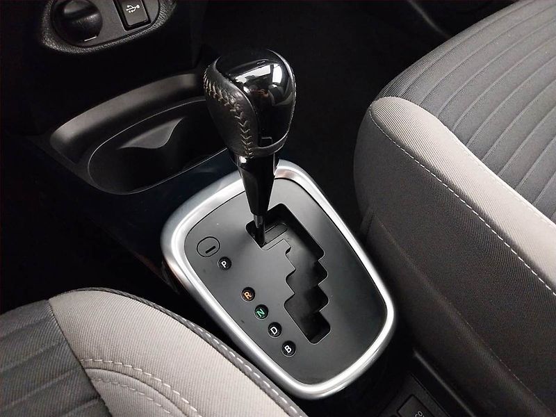 Toyota Yaris (2019) Style 1.5 Hybrid, Automat - fotka 13 z 24