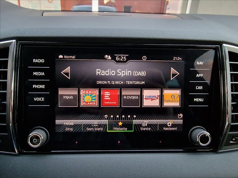 Škoda Karoq 2.0 TDI Style DSG,ČR,1.Maj - fotka 30 z 50