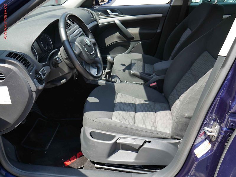 Škoda Octavia (2012) 1.6 TDi, 2.maj,ČR, Ambition - fotka 9 z 14
