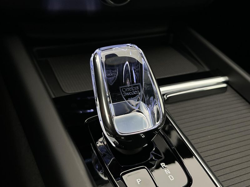 Volvo XC60 (2026) B5 AWD BLACK EDITION PLUS AUT - fotka 30 z 42