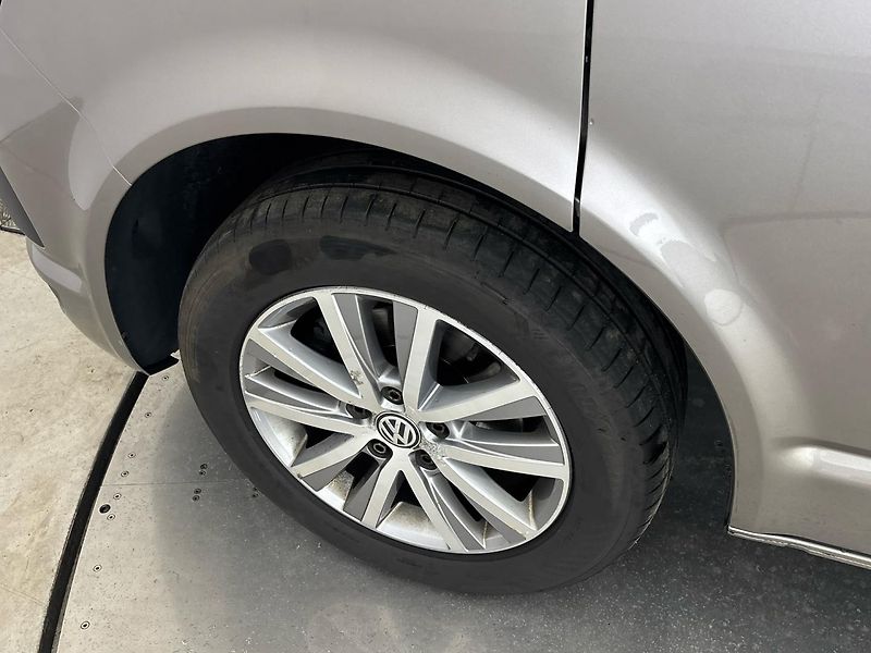 Volkswagen Multivan Comfortline DSG - fotka 27 z 28