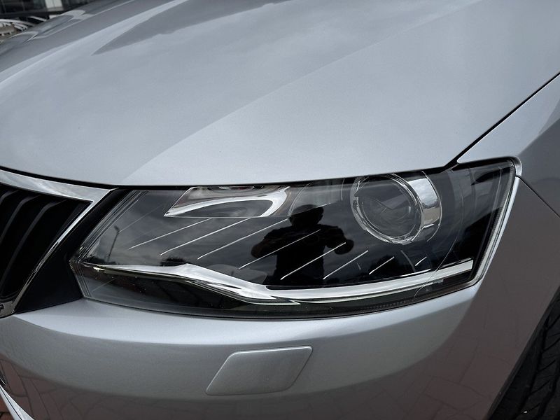 Škoda Rapid (2018) 1.0TSi Xenony Digi Klima DAB - fotka 35 z 48