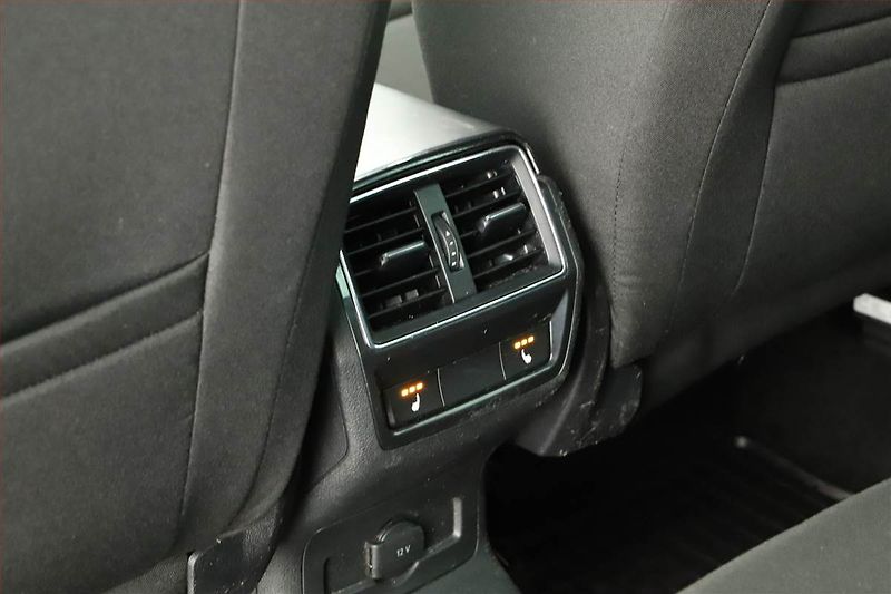 Škoda Karoq (2019) Style 1.6 TDI, Automat, Navi - fotka 13 z 16