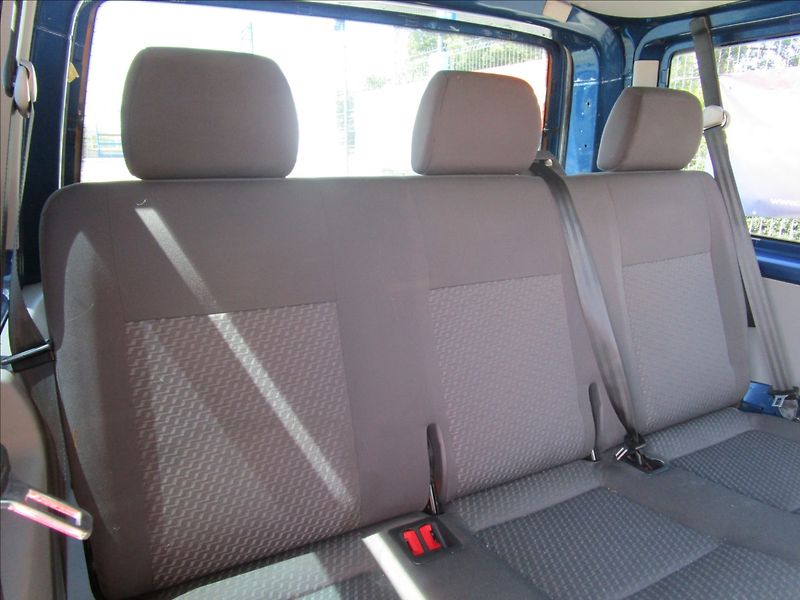 Volkswagen Transporter 2.0TDi Klima, 8 míst - fotka 30 z 42