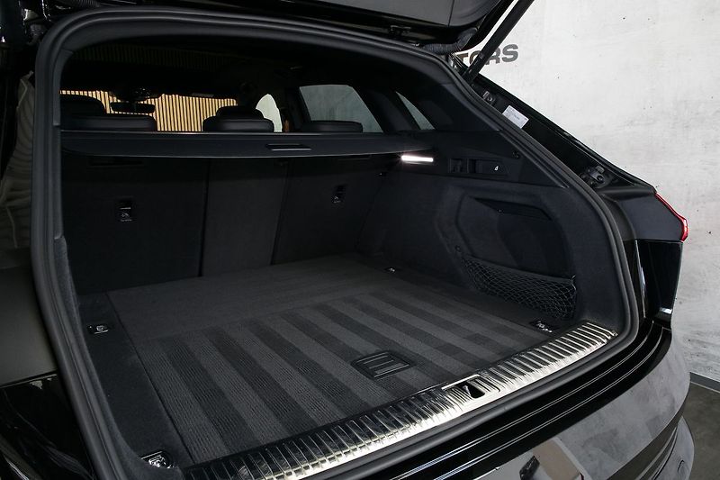 Audi e-tron 55 300kW Sline BlackEd Pano TZ - fotka 41 z 44