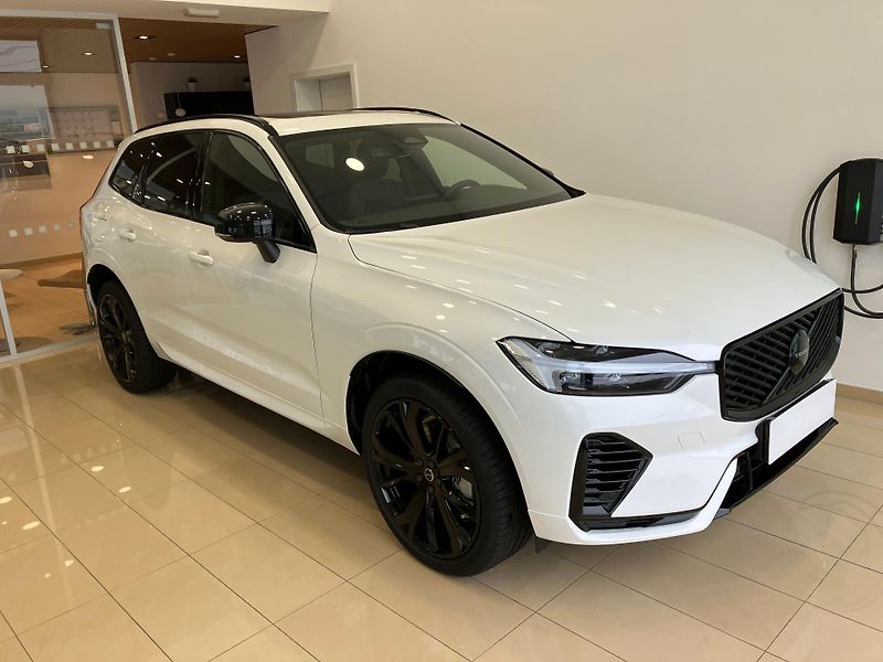 Volvo XC60 T6 AWD Black Edition Plus AT8 - fotografie inzerátu