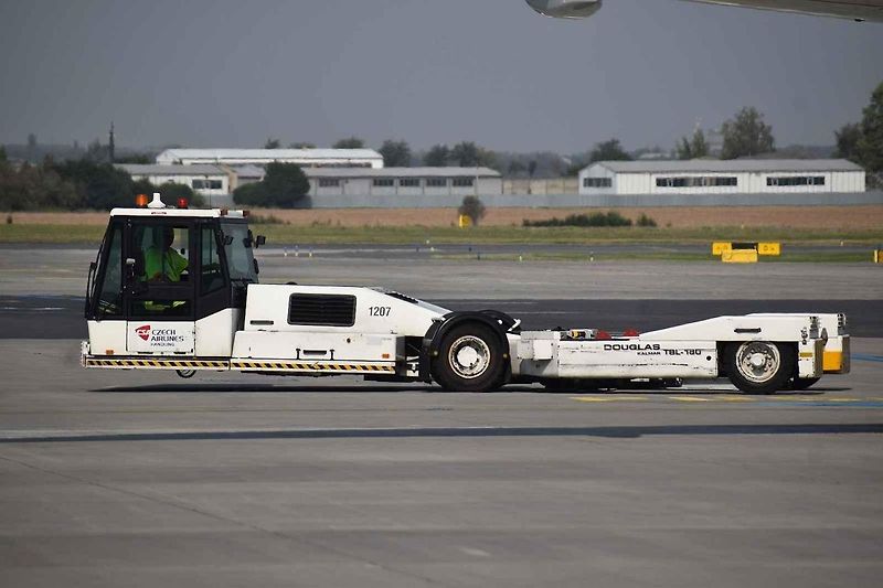 Ambulift v elektrické verzi na letišti Praha