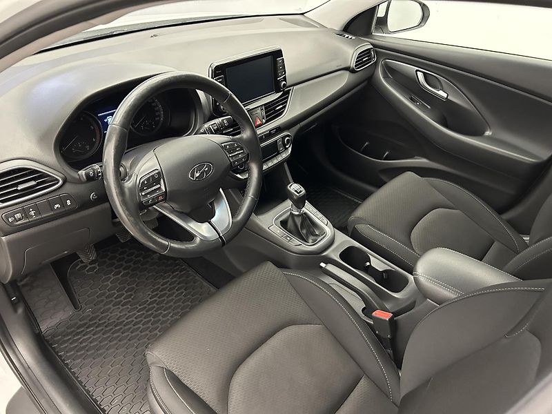 Hyundai i30 1.6 CRDI Style - fotka 6 z 24