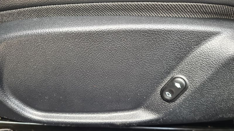 Ford Mondeo (2010) 2.0 /103kW - fotka 21 z 23
