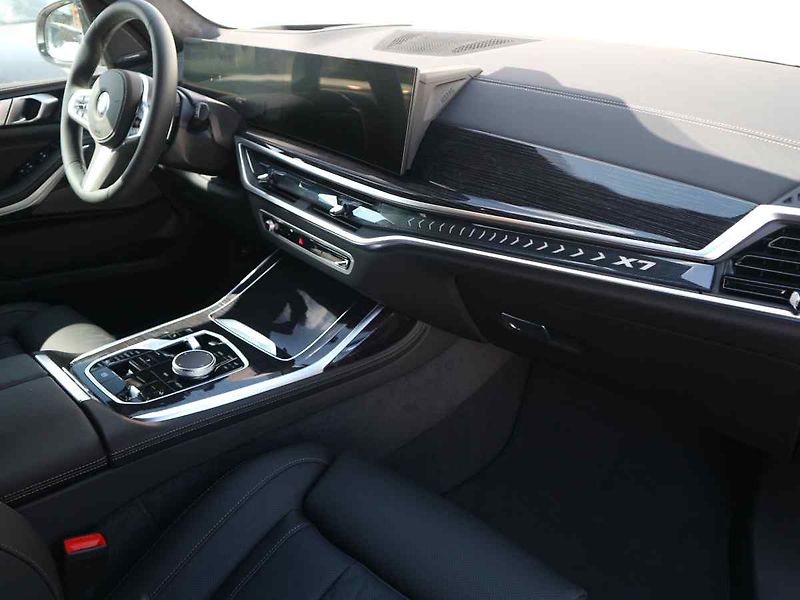 BMW X7 (2026) - fotka 6 z 10