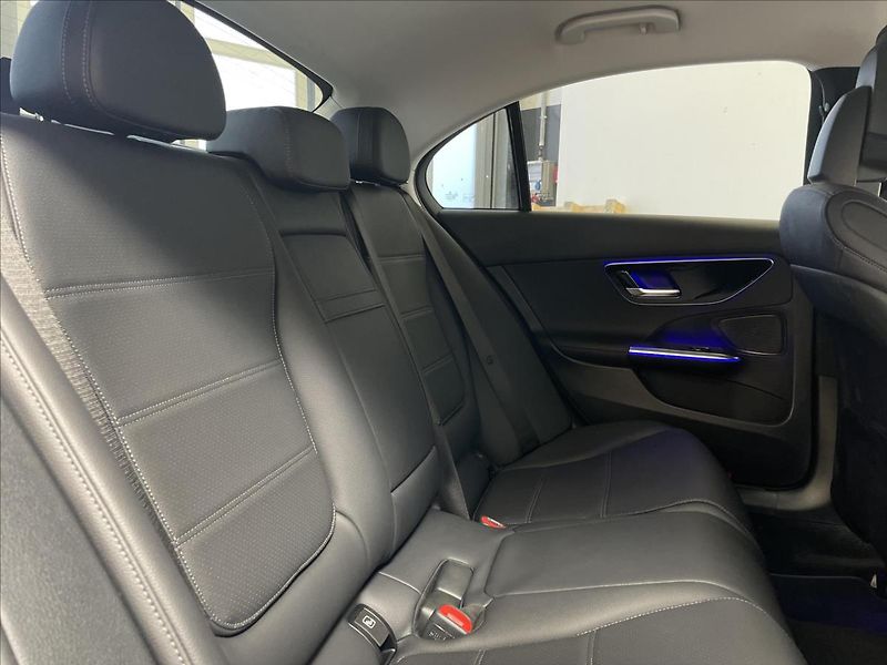 Mercedes-Benz Třídy C 200 4MATIC Avantgarde - fotka 19 z 22