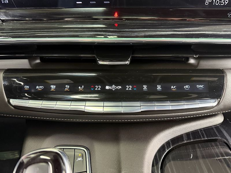 Cadillac Escalade 6.2 V8 AWD PLATINUM EDITION, N - fotka 25 z 35