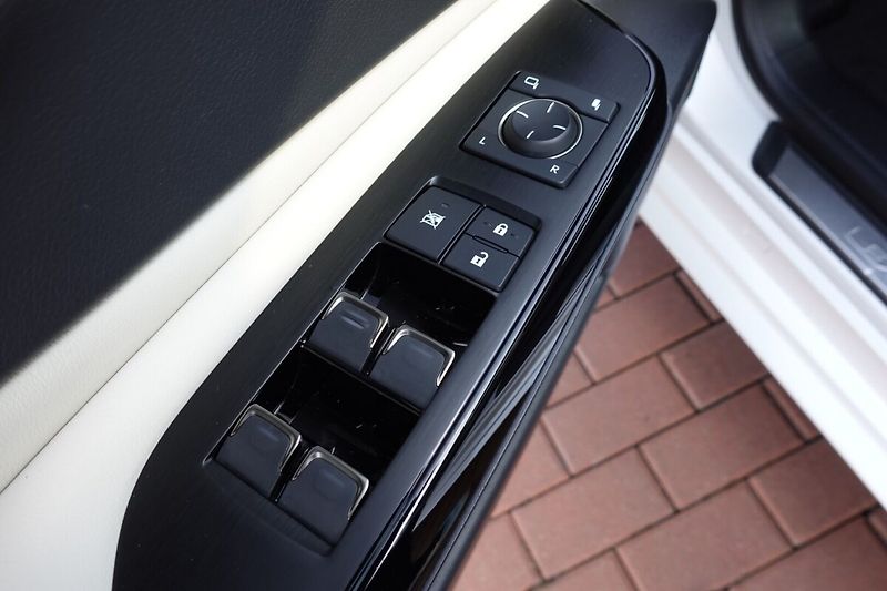 Lexus ES 300h ZLEVNĚNO 2,5HSD Elegance Plus - fotka 10 z 37