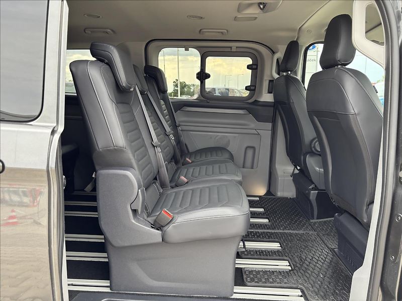 Ford Tourneo Custom 2,0 125kW Titanium X AWD L2 - fotka 18 z 48