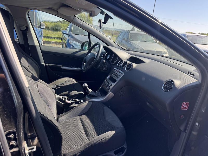 Peugeot 308 1.6 VTi , 155 tis km - fotka 16 z 19