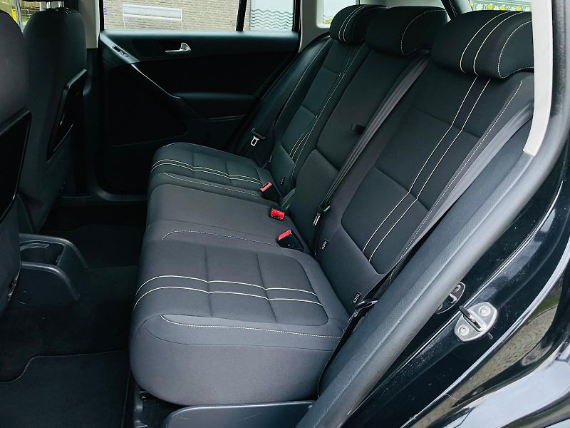 Volkswagen Tiguan 1.4TSi MANUÁL VÝHŘEV SERVISKA - fotka 32 z 45