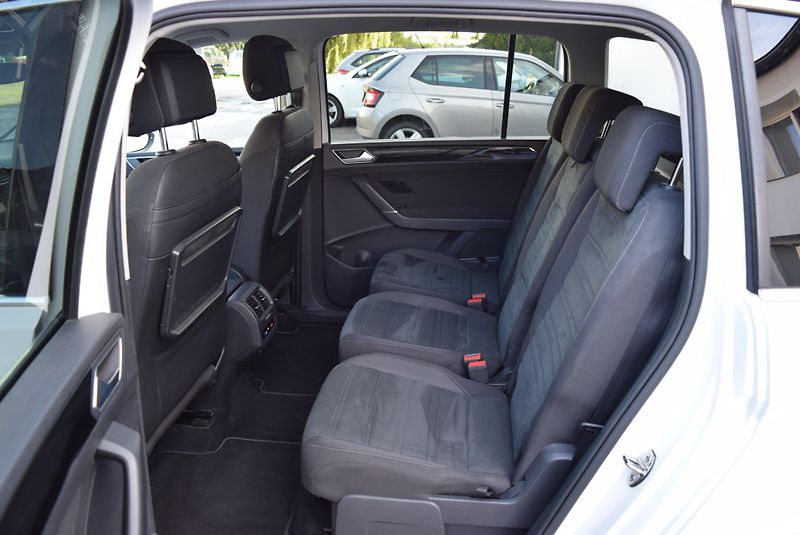 Volkswagen Touran (2018) 1.4TSI 110kw R-line NAVI LED - fotka 14 z 50