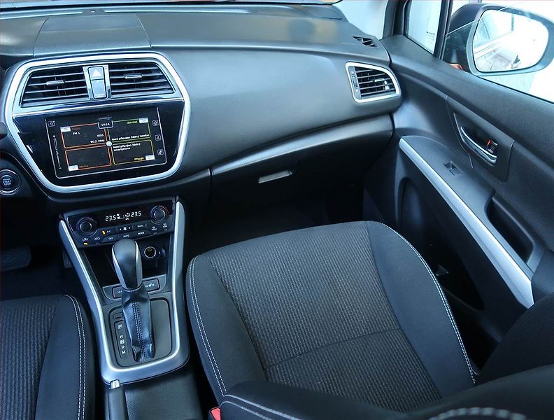 Suzuki SX4 S-Cross (2019) Premium 1.4 BoosterJet - fotka 8 z 18