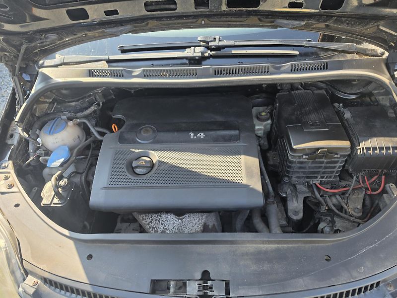 Volkswagen Golf Plus 1.4 i Vyhřev sedadel  - fotka 18 z 18