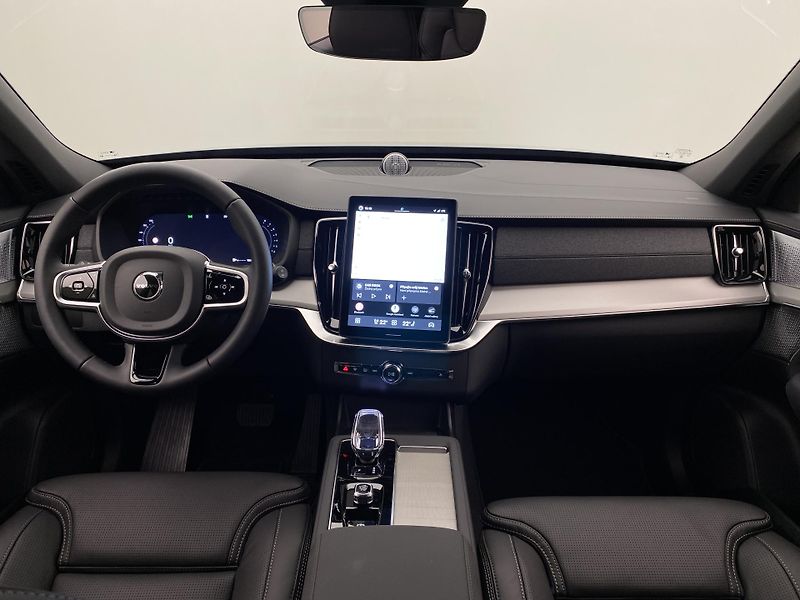 Volvo XC90 (2026) B5 AWD AUT BLACK EDITION PLUS  - fotka 2 z 74