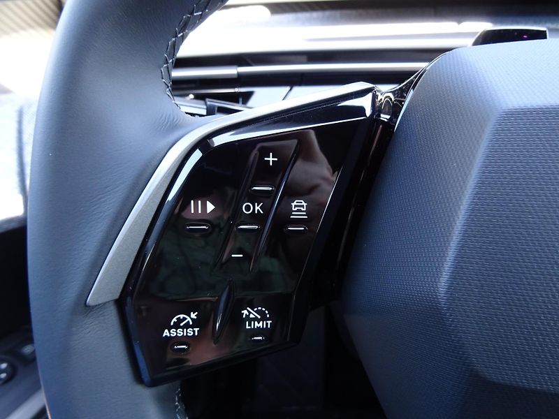 Peugeot 3008 (2026) BUSINESS Hybrid 145k e-DCS6 - fotka 21 z 45