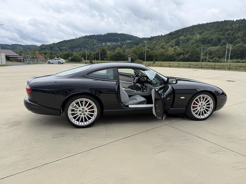 Jaguar XKR COUPE - fotka 15 z 26
