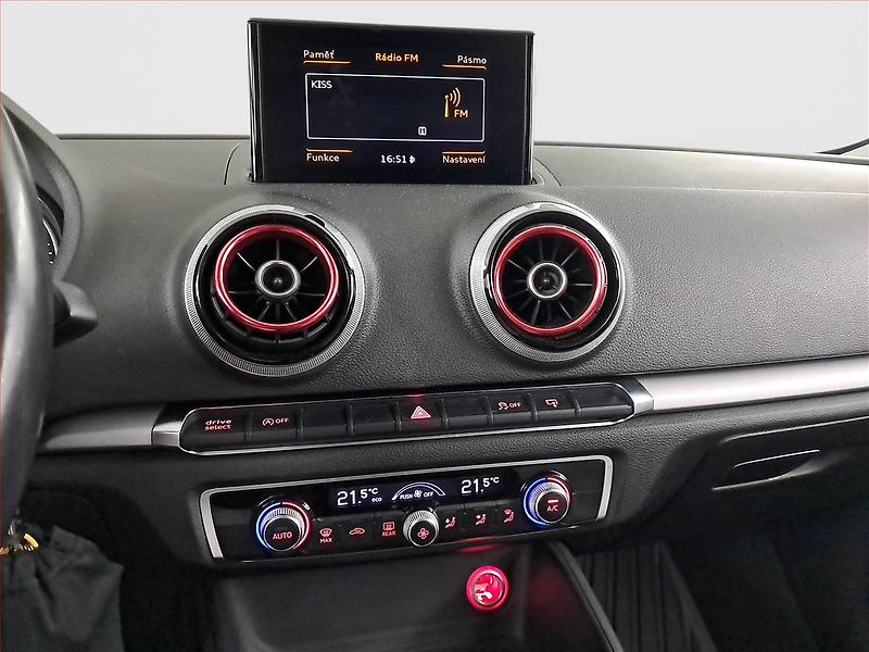 Audi A3 (2015) S-Line 1.6 TDI, Automat - fotka 12 z 20