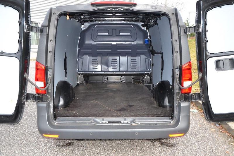 Mercedes-Benz Vito  7G automat najeto 25 t. km  - fotka 29 z 39