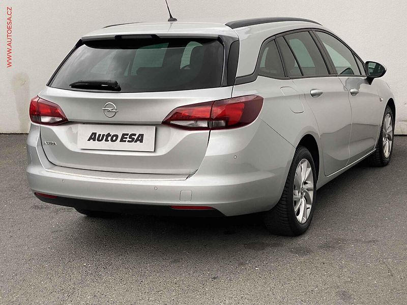 Opel Astra (2020) 1.5 CDTi sportstourer, LED - fotka 4 z 19