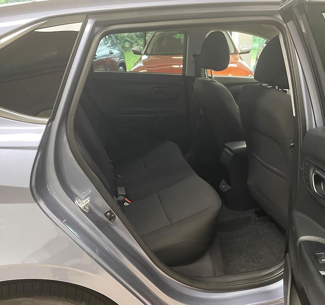 Hyundai i20 1.0 T-GDI, 73 kW, ČR, 1. MAJ. - fotka 12 z 29