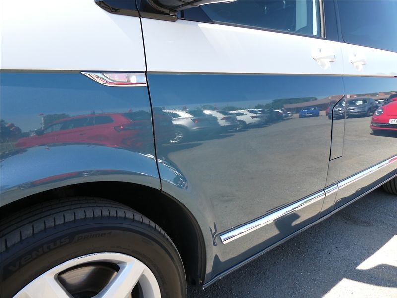 Volkswagen Multivan 2,0 TDi DSG Highline,1.majitel - fotka 14 z 50
