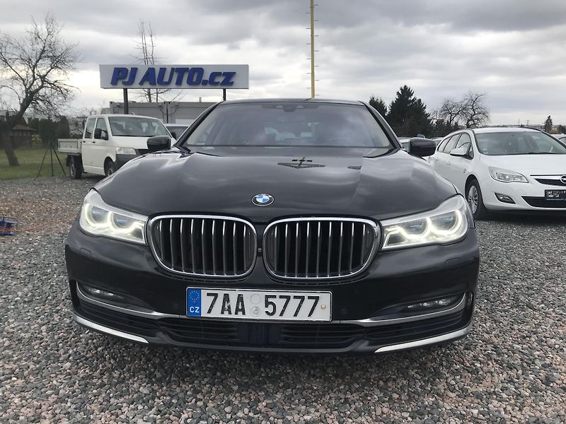 BMW Řada 7 730D X-DRIVE ,360,HUD,ČR,DPH.. - fotka 2 z 17