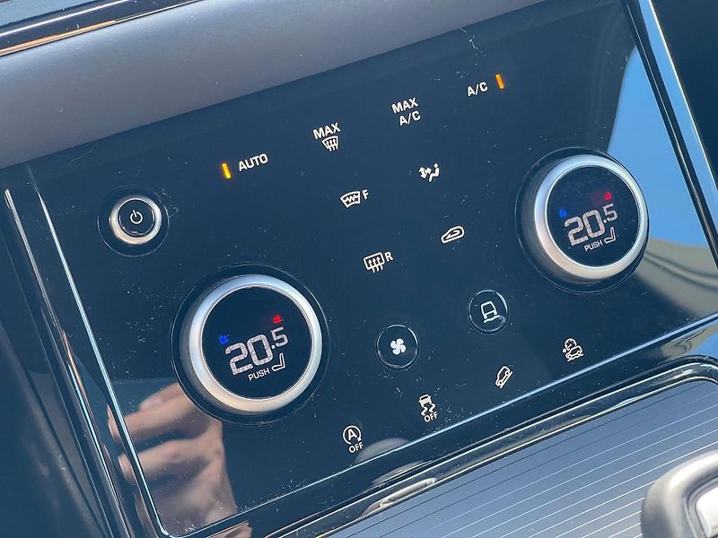 Land Rover Range Rover Evoque D165 SE R-Dynamic, Meridian - fotka 19 z 26