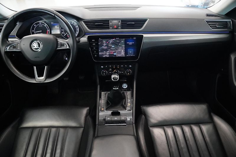 Škoda Superb - fotka 5 z 30